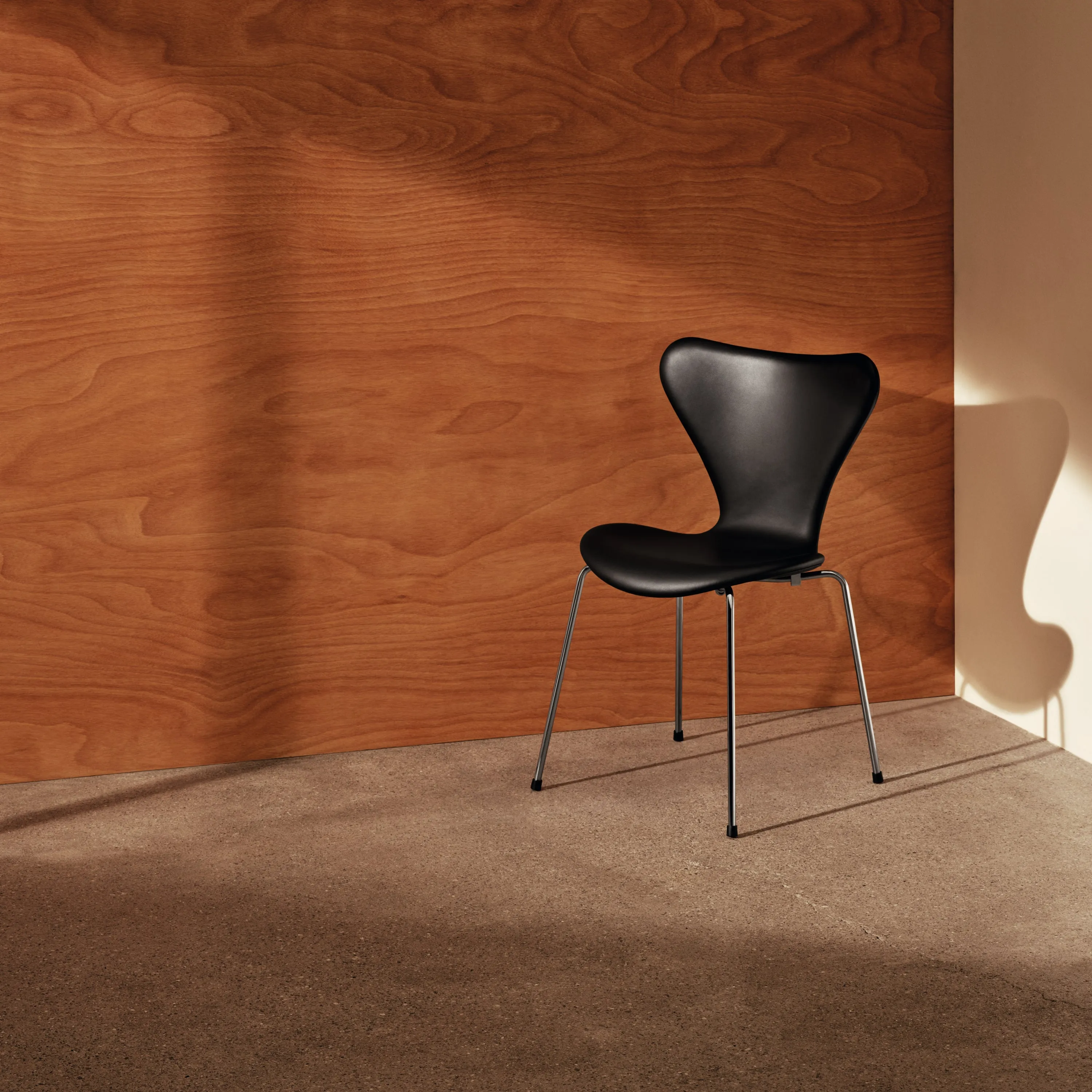 Fritz Hansen Series 7™ Chair Leather